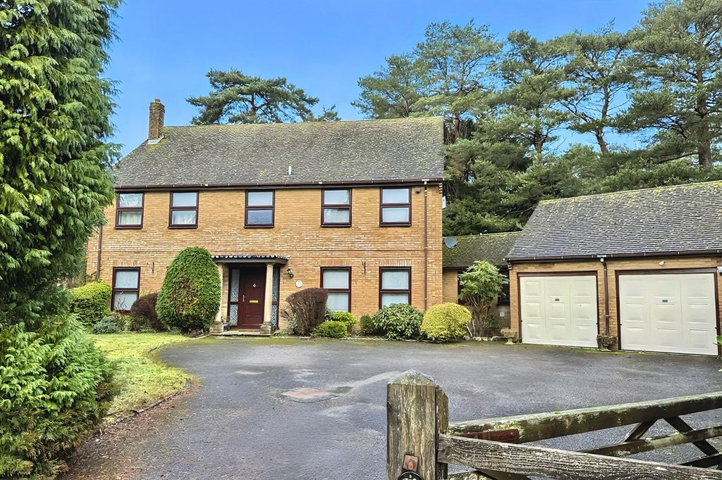 Property photo 1 of 15 4 Bedroom Detached For Sale