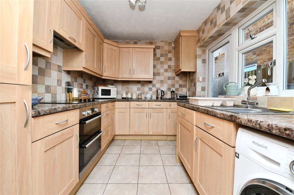 Property photo 3 of 18 Picture No. 29