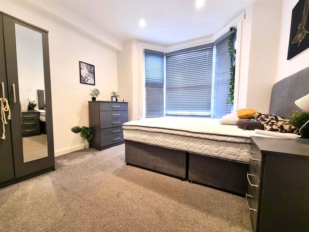 Property photo 2 of 3 Bedroom