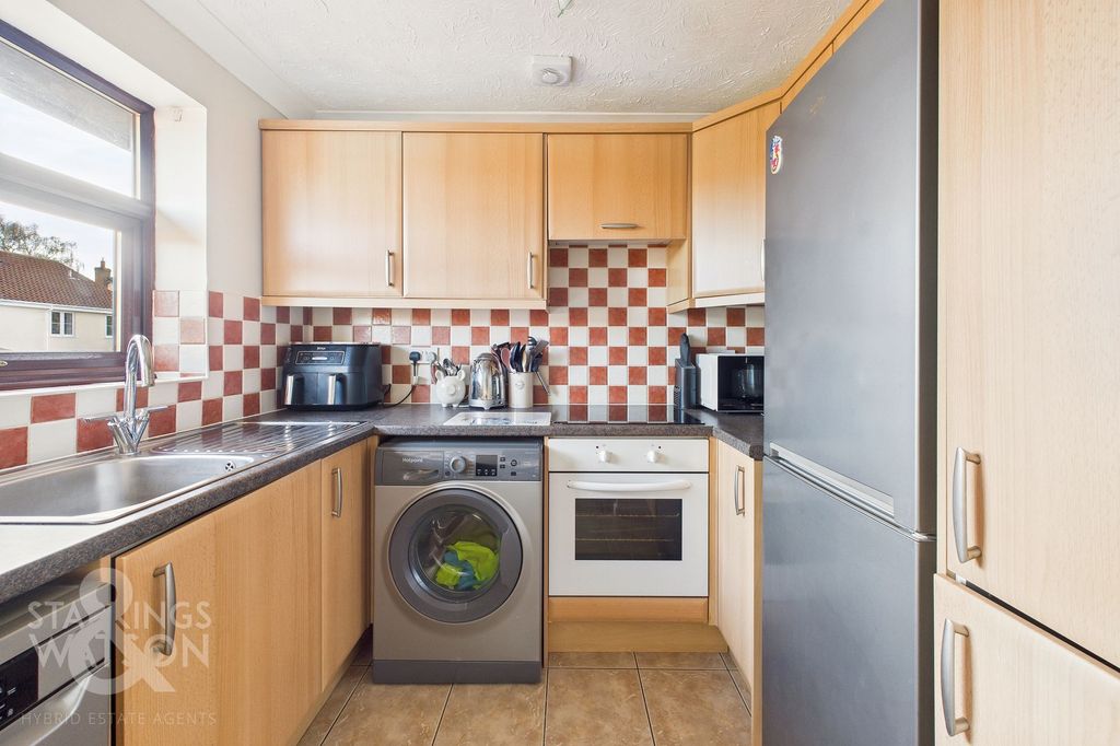 Property photo 2 of 16