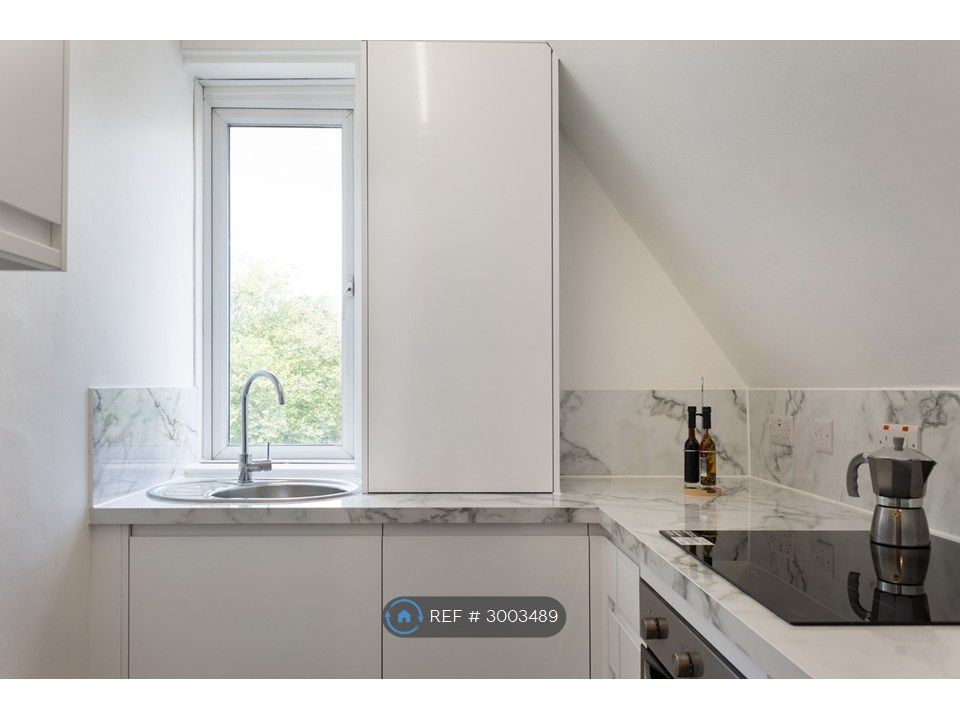 Property photo 3 of 15 Kitchen