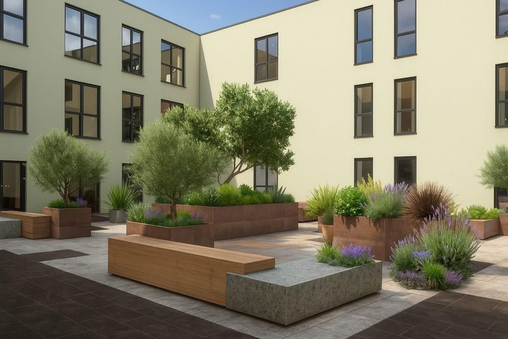 Property photo 2 of 17 Courtyard.Jpg