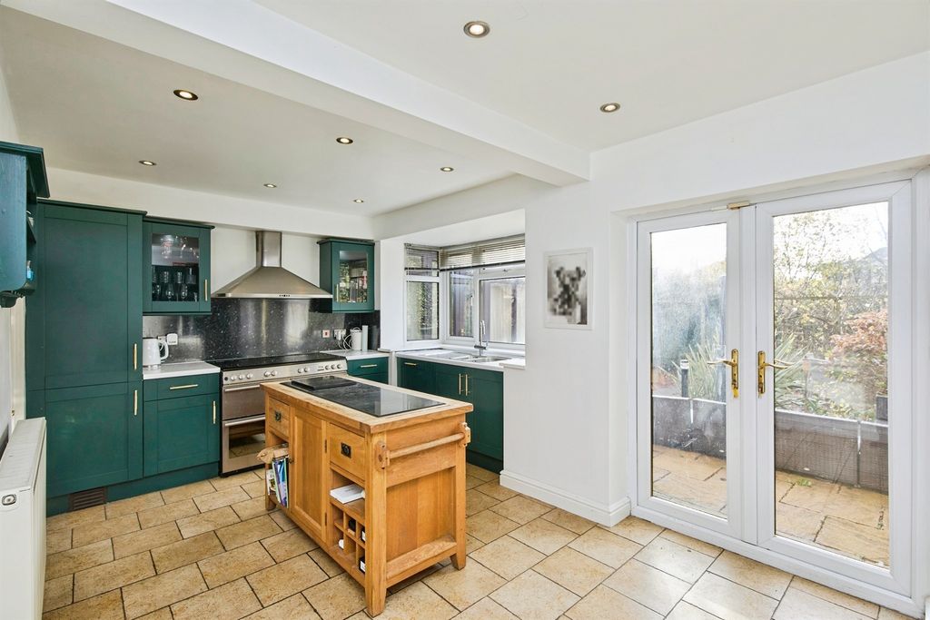 Property photo 3 of 17