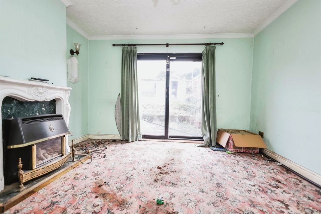 Property photo 3 of 17