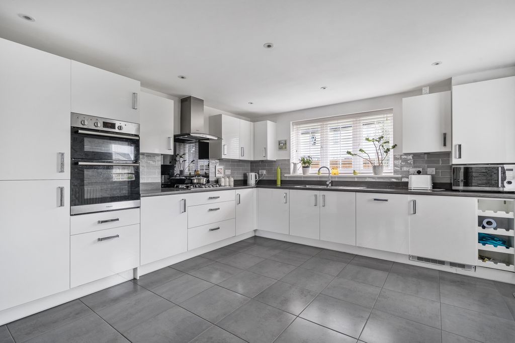 Property photo 2 of 21 1525358-14-1A0ce872F1d8c