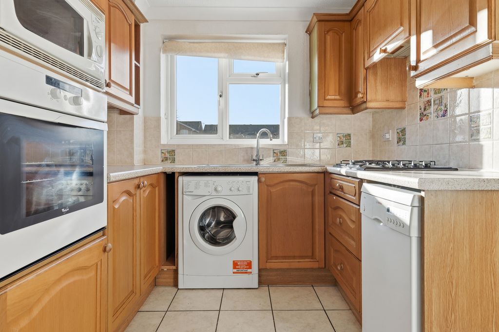 Property photo 3 of 17