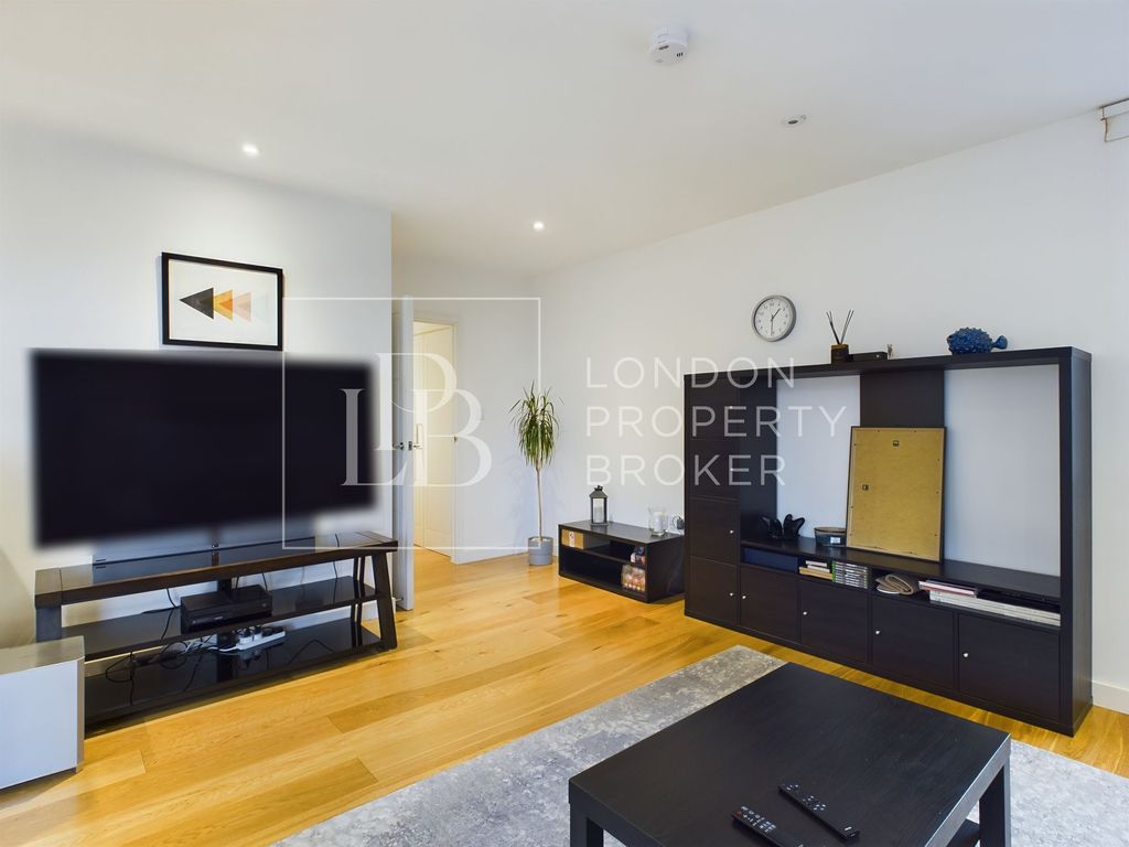 Property photo 3 of 8