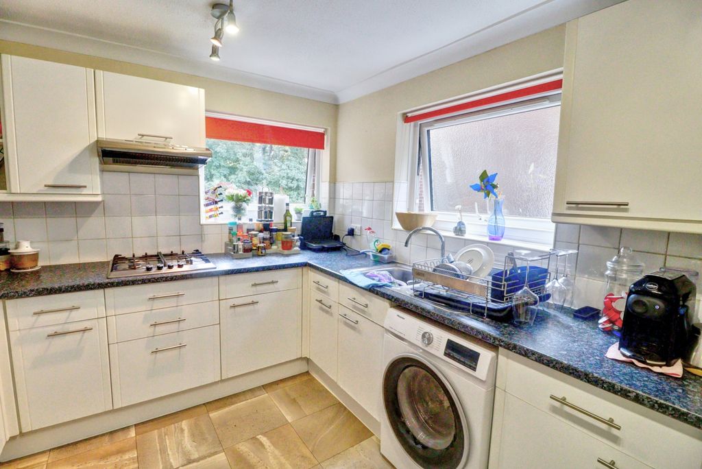Property photo 3 of 6 Picture No. 17