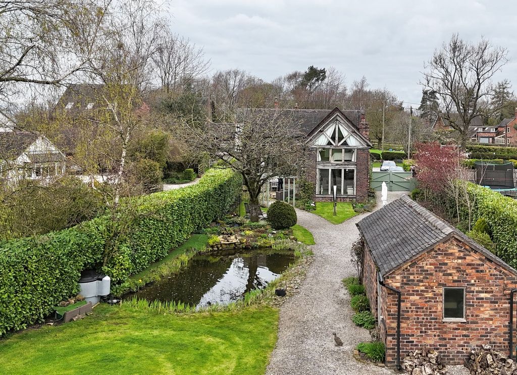 Property photo 3 of 32