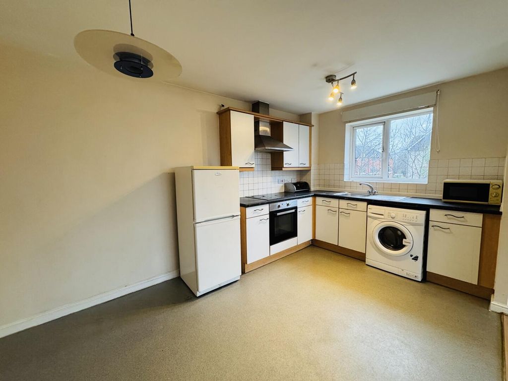 Property photo 2 of 9 Kitchen