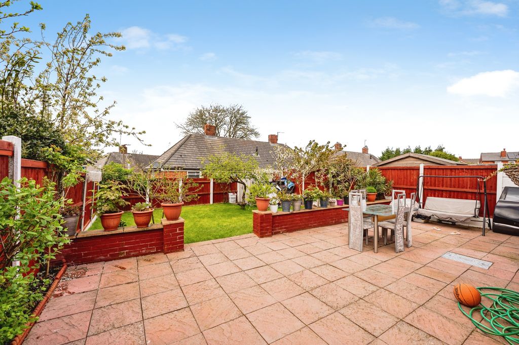 Property photo 2 of 31 16