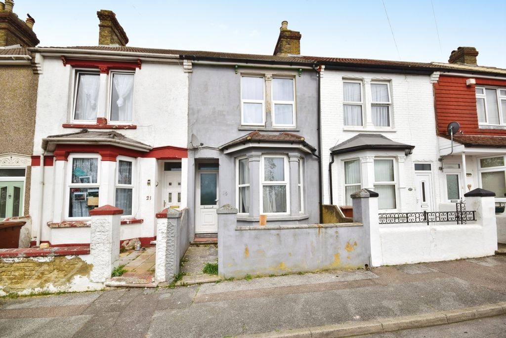 Property photo 1 of 8 Imperial Front