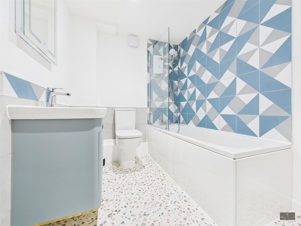 Property photo 3 of 7 Cam02887G0-Pr0532-Still011.Jpg