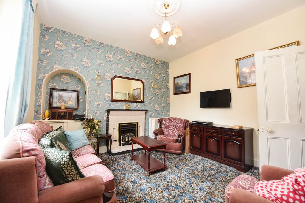 Property photo 3 of 22