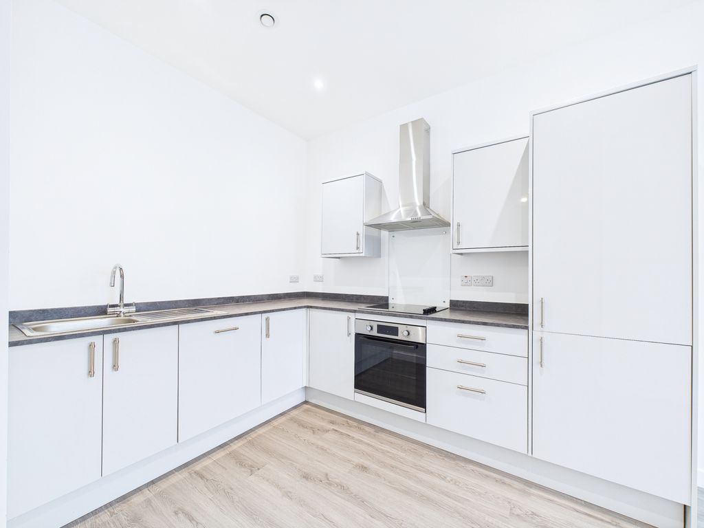 Property photo 1 of 12 Cam01909G0-Pr0459-Still012