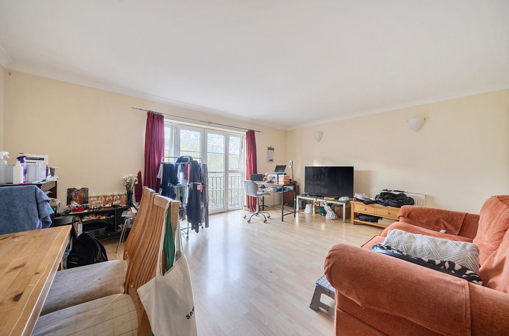 Property photo 2 of 9 1382543-9-691Dd4d...