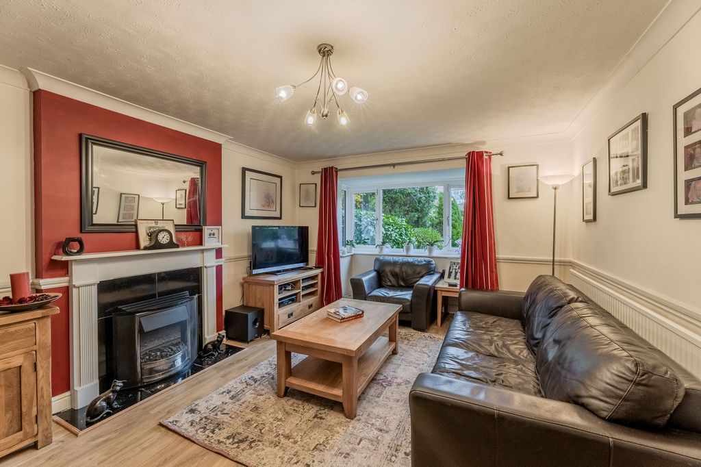 Property photo 2 of 28