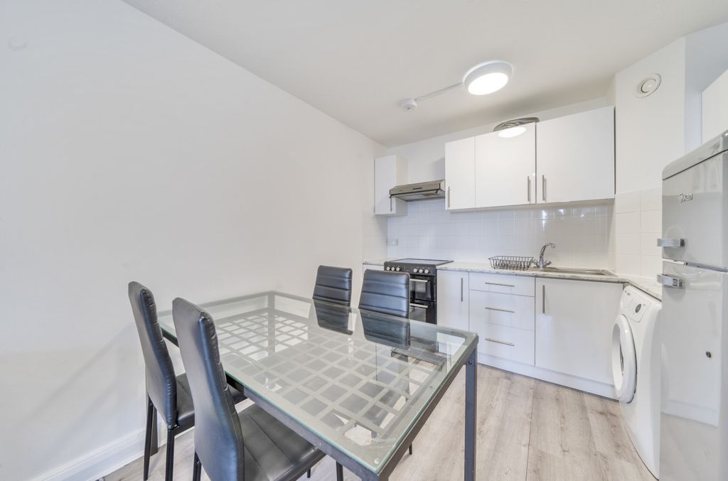 Property photo 3 of 16 Kitchen