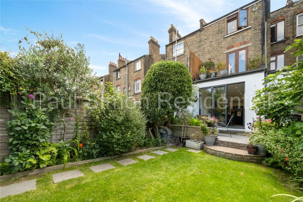 Property photo 2 of 20 Picture No. 16