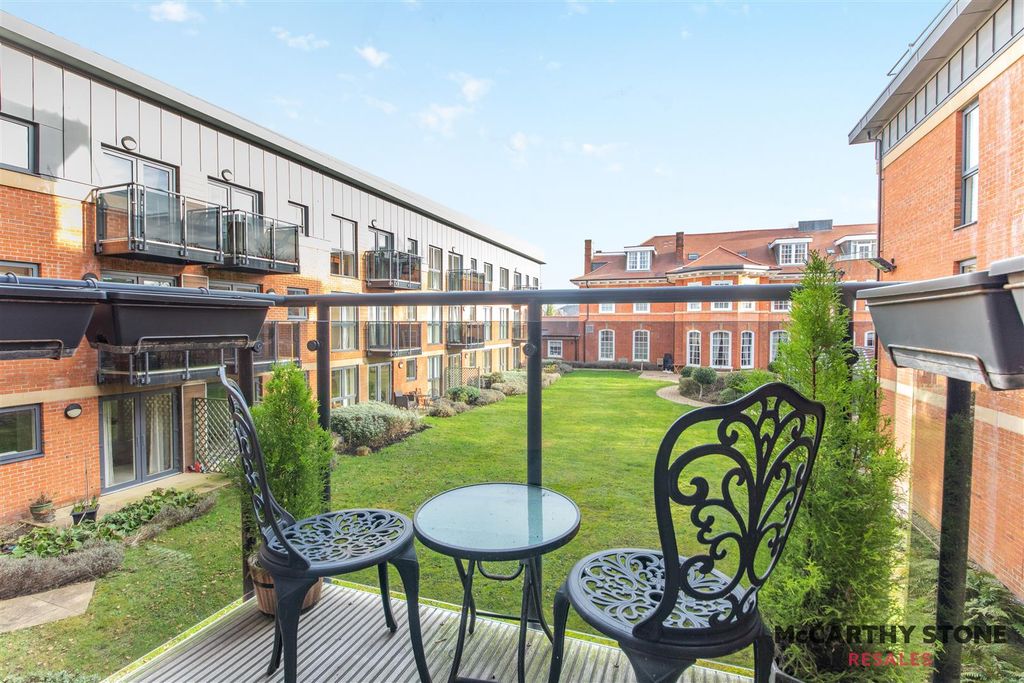 Property photo 1 of 29 8584154-Exterior03.Jpg