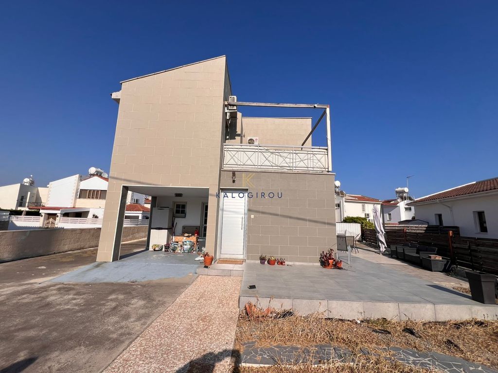 Property photo 1 of 2