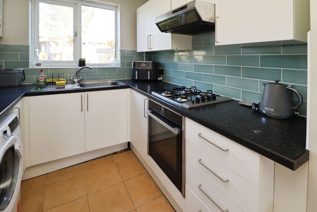 Property photo 2 of 11