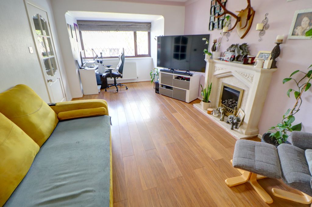 Property photo 2 of 30 2