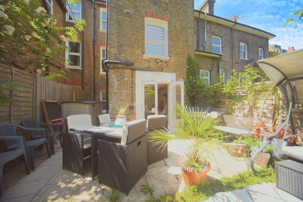 Property photo 3 of 20