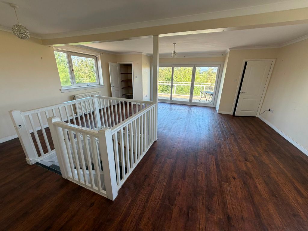 Property photo 3 of 10 3