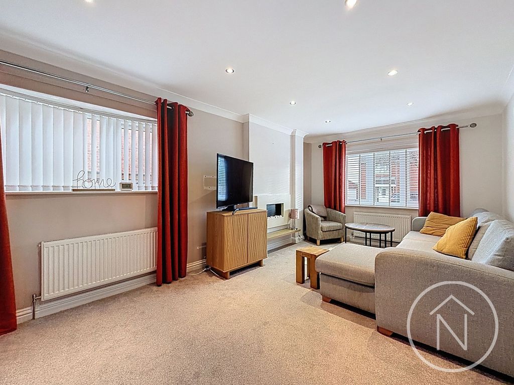 Property photo 3 of 18