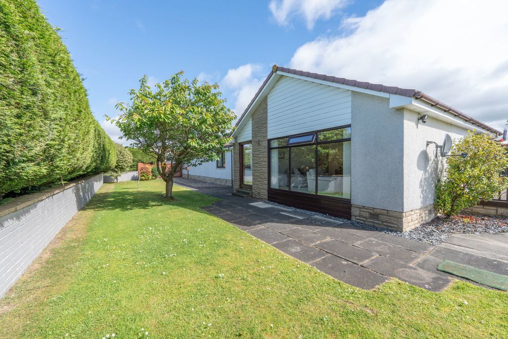 Property photo 1 of 37