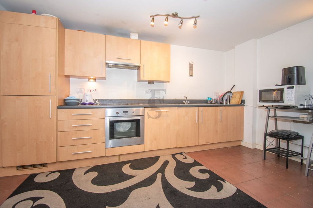 Property photo 3 of 11