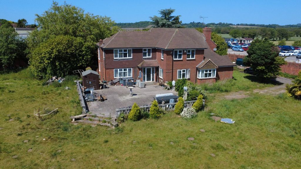 Additional image 20 of 5 bed detached house for saleOsborne Manor, Farnham Road, Sleaford, Bordon, Hampshire GU35