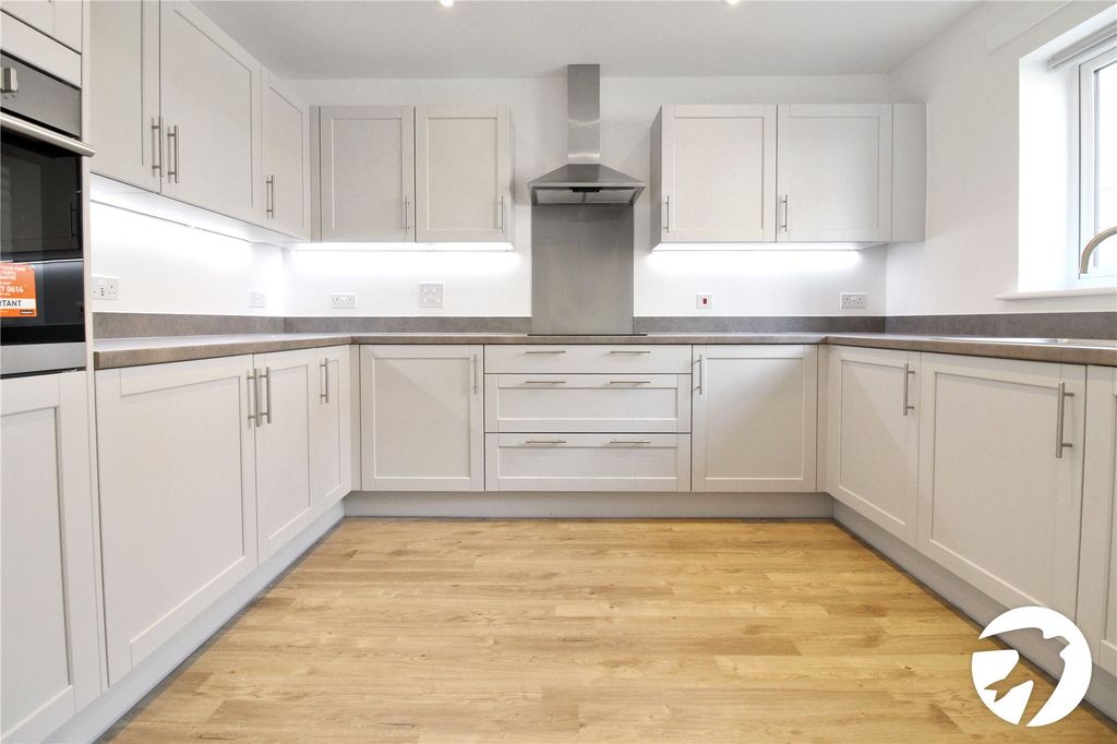 Property photo 2 of 12 Kitchen