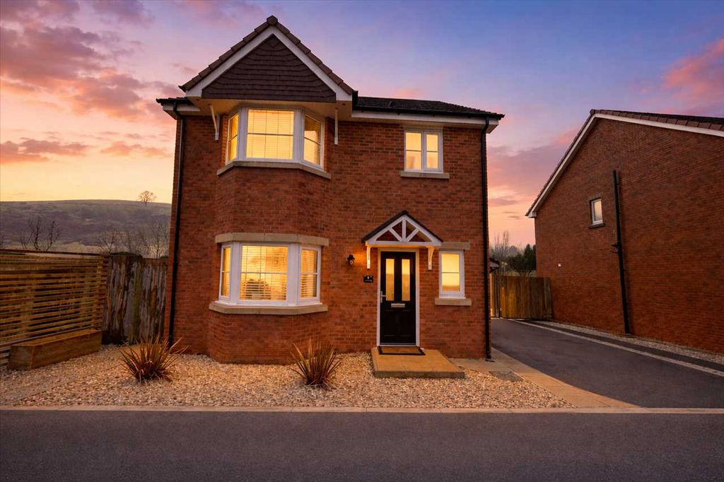 Property photo 2 of 32 Evening View