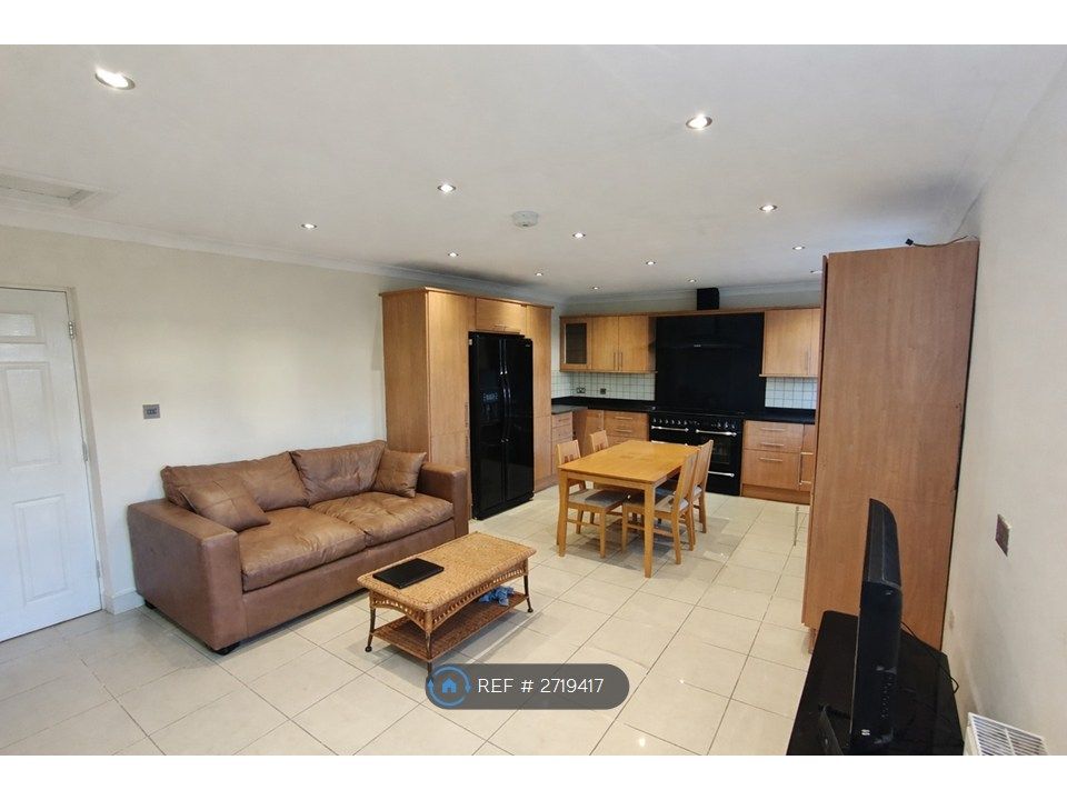 Property photo 2 of 11 Open Plan Kitchen/Diner & Living Area 2