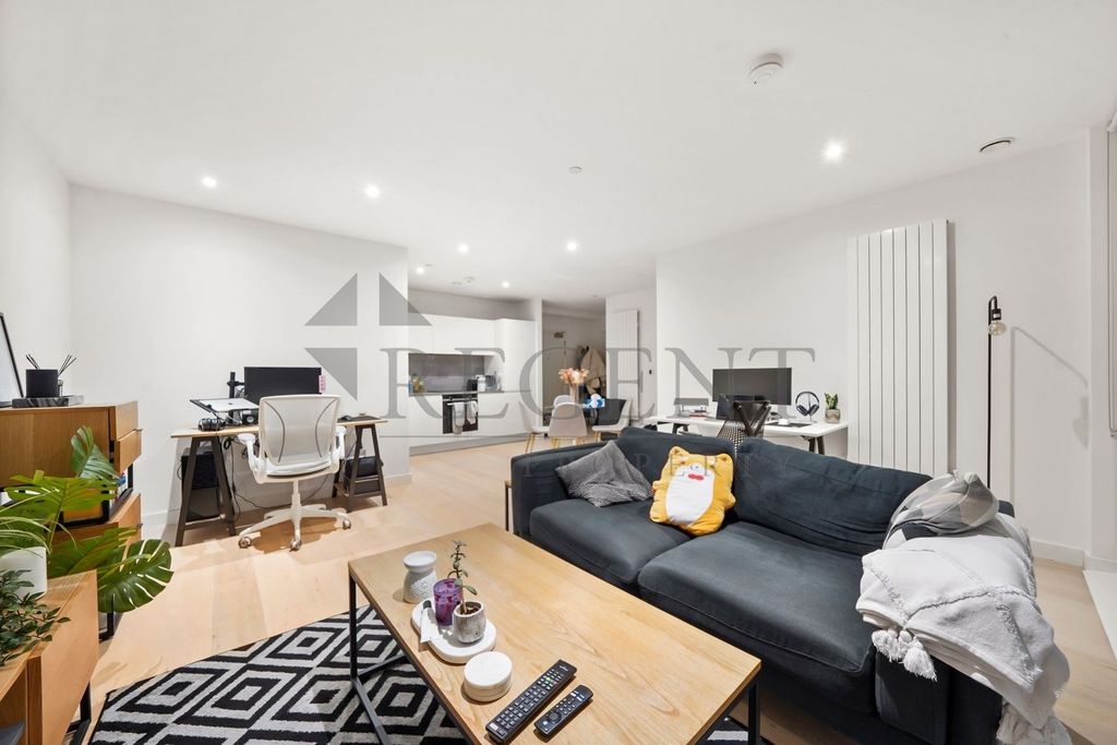 Property photo 2 of 10 Open Plan