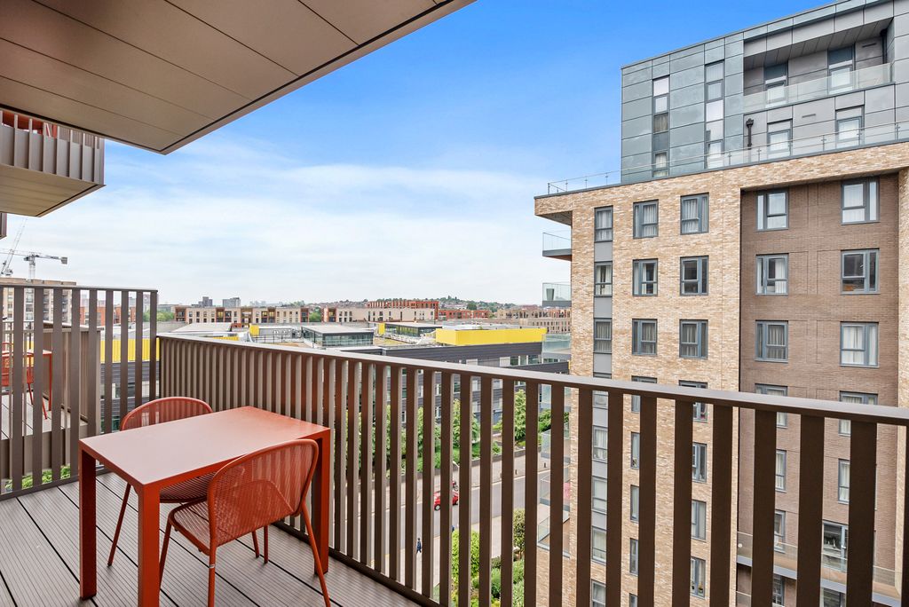 Property photo 1 of 31