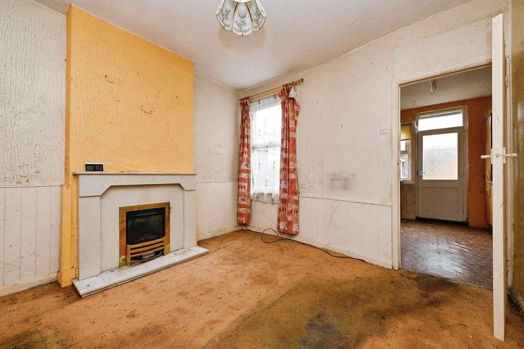 Property photo 3 of 13