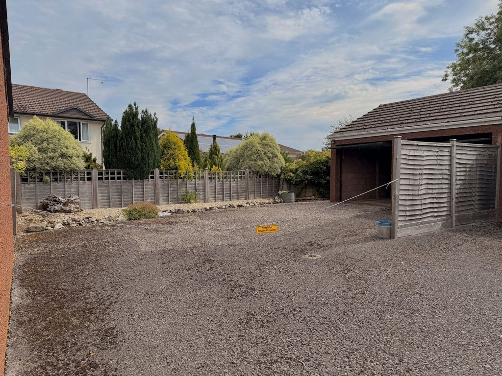 Property photo 2 of 5 Front