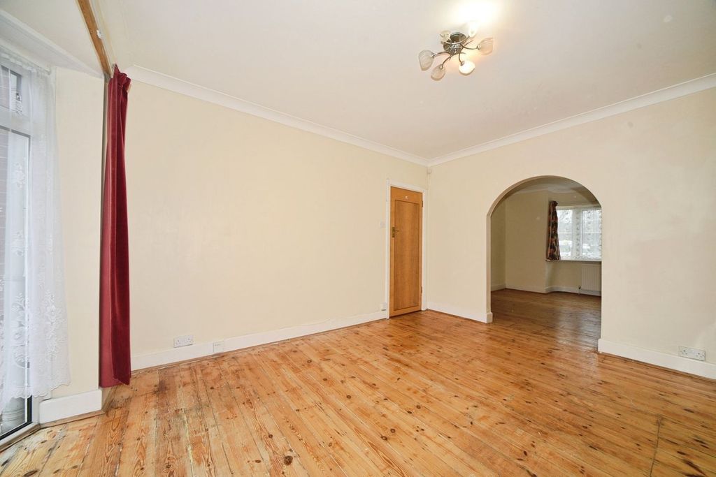 Property photo 3 of 24