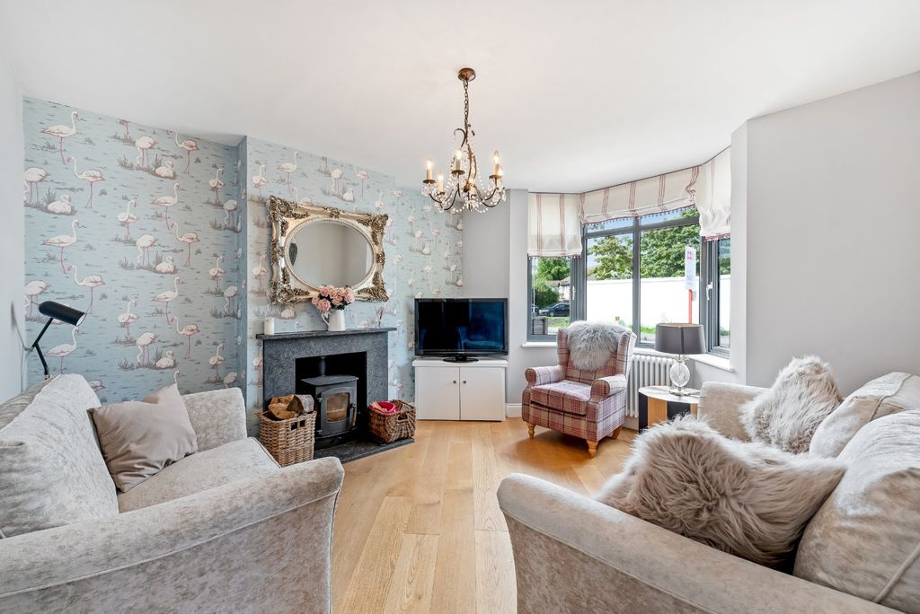 Property photo 2 of 17 Sitting Room