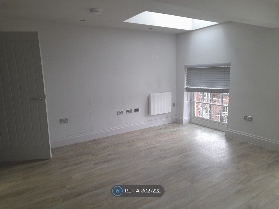 Property photo 1 of 5 Living Area