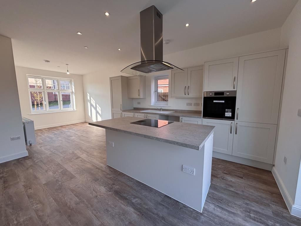 Property photo 3 of 6 Kitchen/Lounge