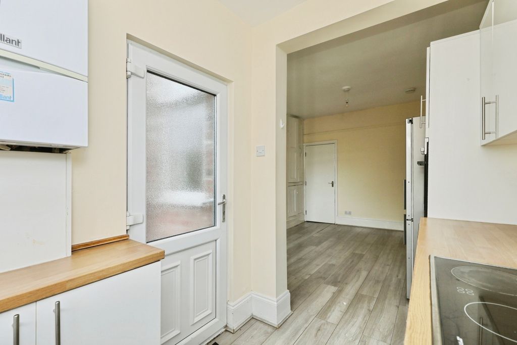 Property photo 3 of 17 Photo