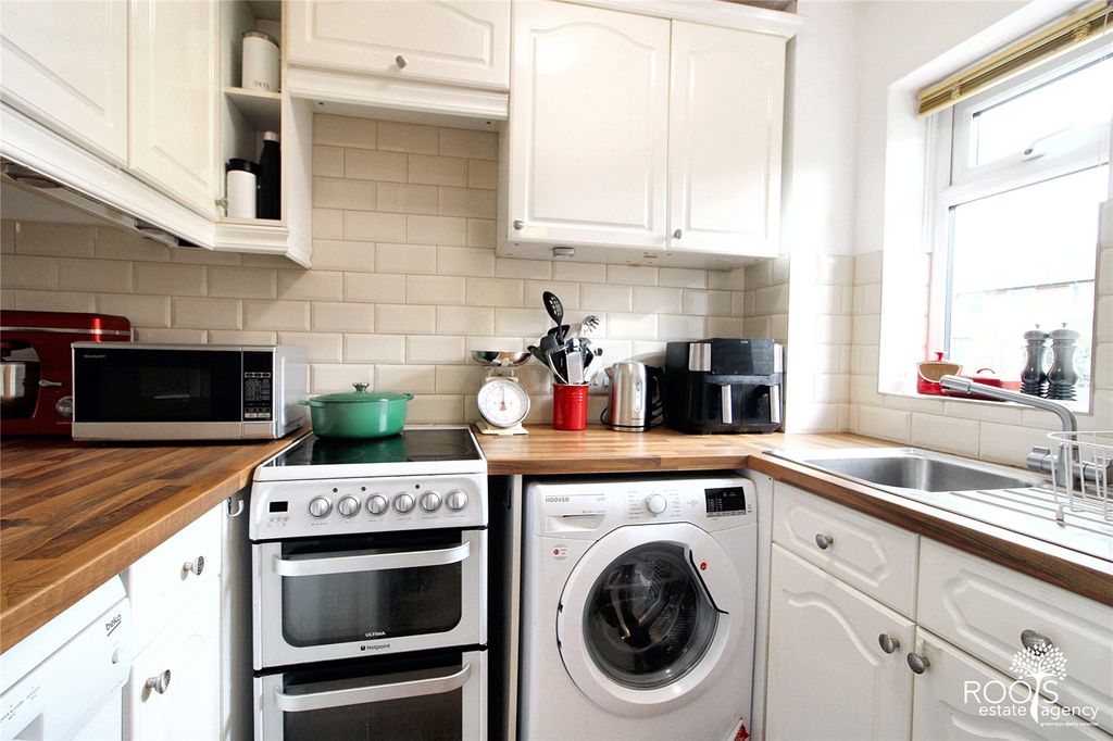 Property photo 3 of 11 Picture No. 02