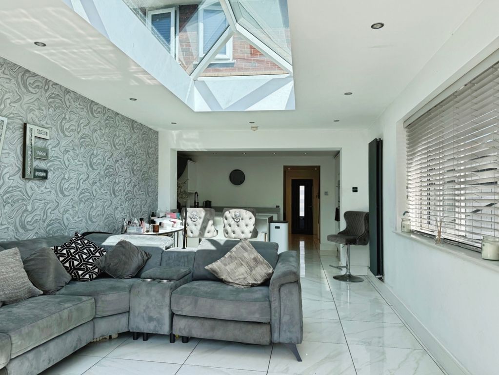 Property photo 2 of 26 Pbox-Img.Jpg