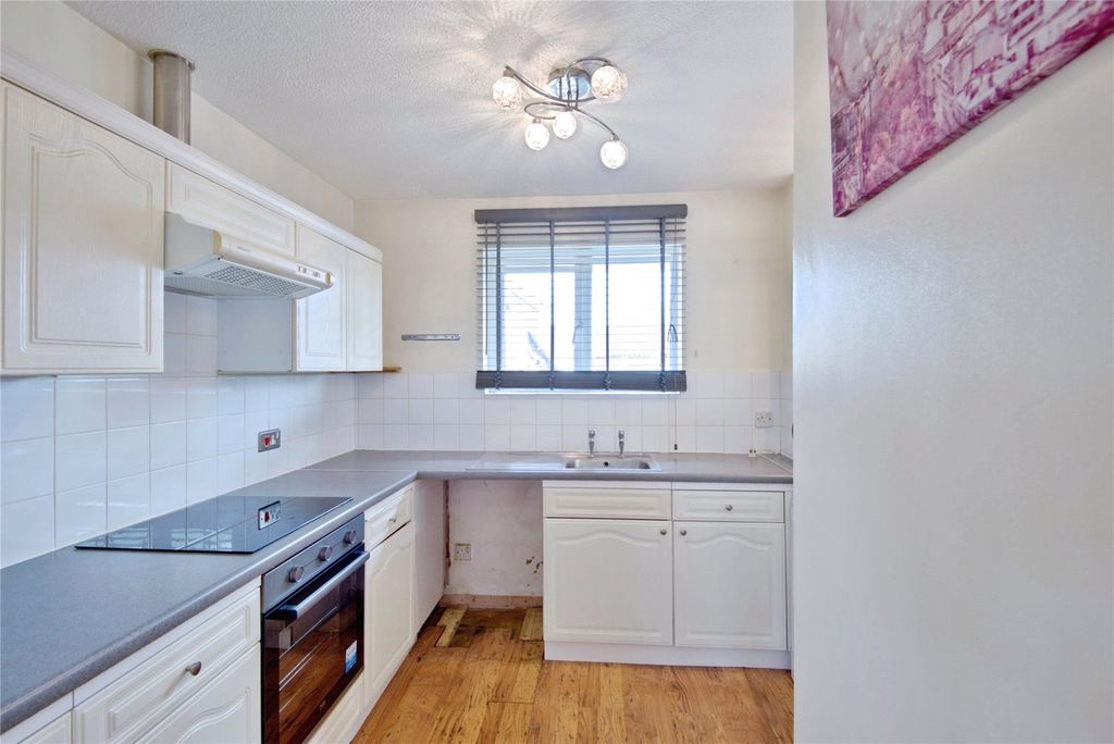 Property photo 2 of 33 Picture No. 25
