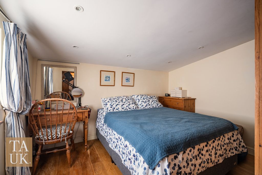 Additional image 8 of 2 bed cottage for saleLon Pant, Llanfairpwllgwyngyll LL61