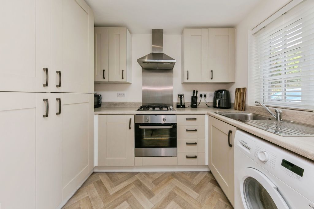 Property photo 3 of 20 Pbox-Img.Jpg